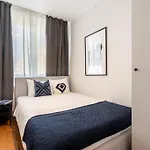 Stunning Views 2br Midtown Flat - Charming Balcony 아파트