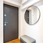 아파트 Stunning Views 2br Midtown Flat - Charming Balcony *