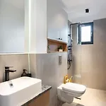 아파트 Stunning Views 2br Midtown Flat - Charming Balcony *