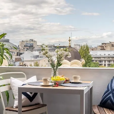 Stunning Views 2br Midtown Flat - Charming Balcony * Bucarest