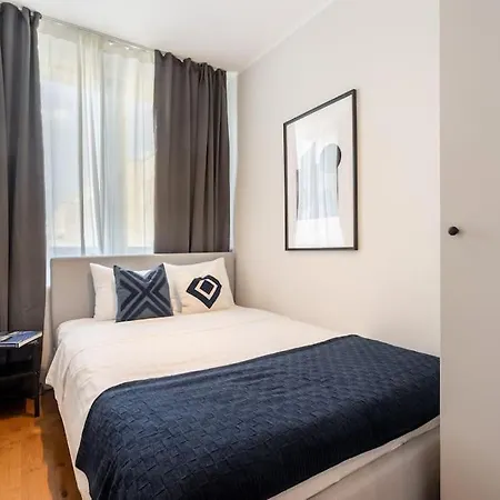 Stunning Views 2br Midtown Flat - Charming Balcony 公寓