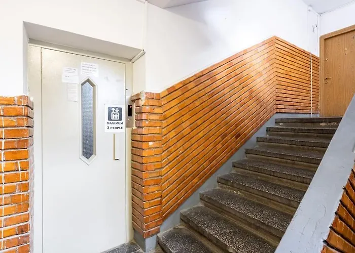 Apartament Stunning Views 2br Midtown Flat - Charming Balcony *