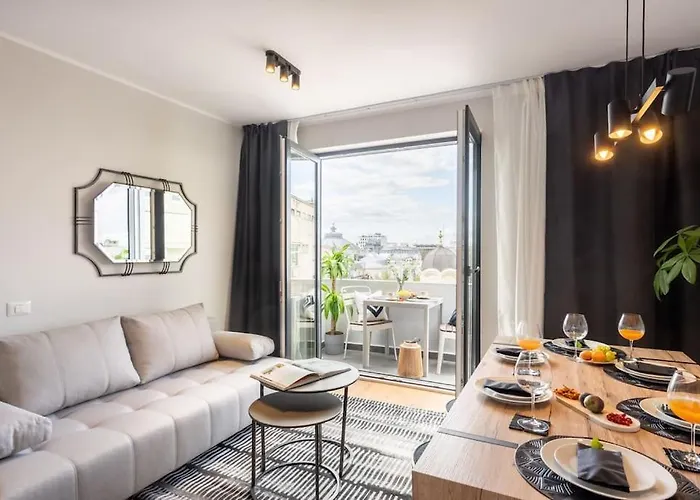 Stunning Views 2br Midtown Flat - Charming Balcony アパート