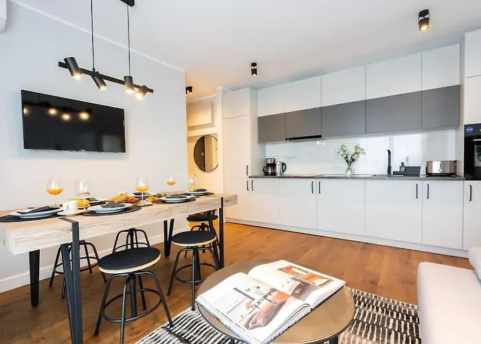 Stunning Views 2br Midtown Flat - Charming Balcony アパート *