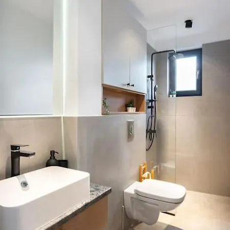 Apartmán Stunning Views 2br Midtown Flat - Charming Balcony *